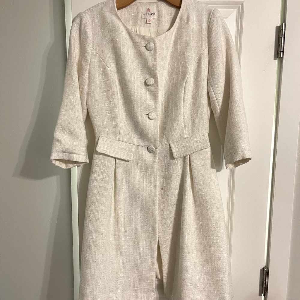 Julie Brown. Stunning lightweight dress coat.